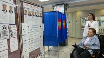 Брянские волонтеры помогают людям с ограниченными возможностями принять участие в голосовании