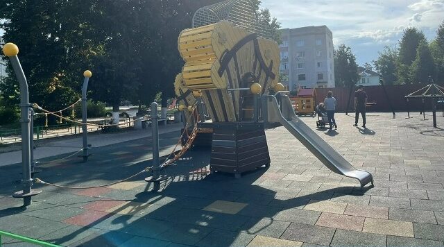 В Сельцо благоустроили детскую площадку на улице Куйбышева