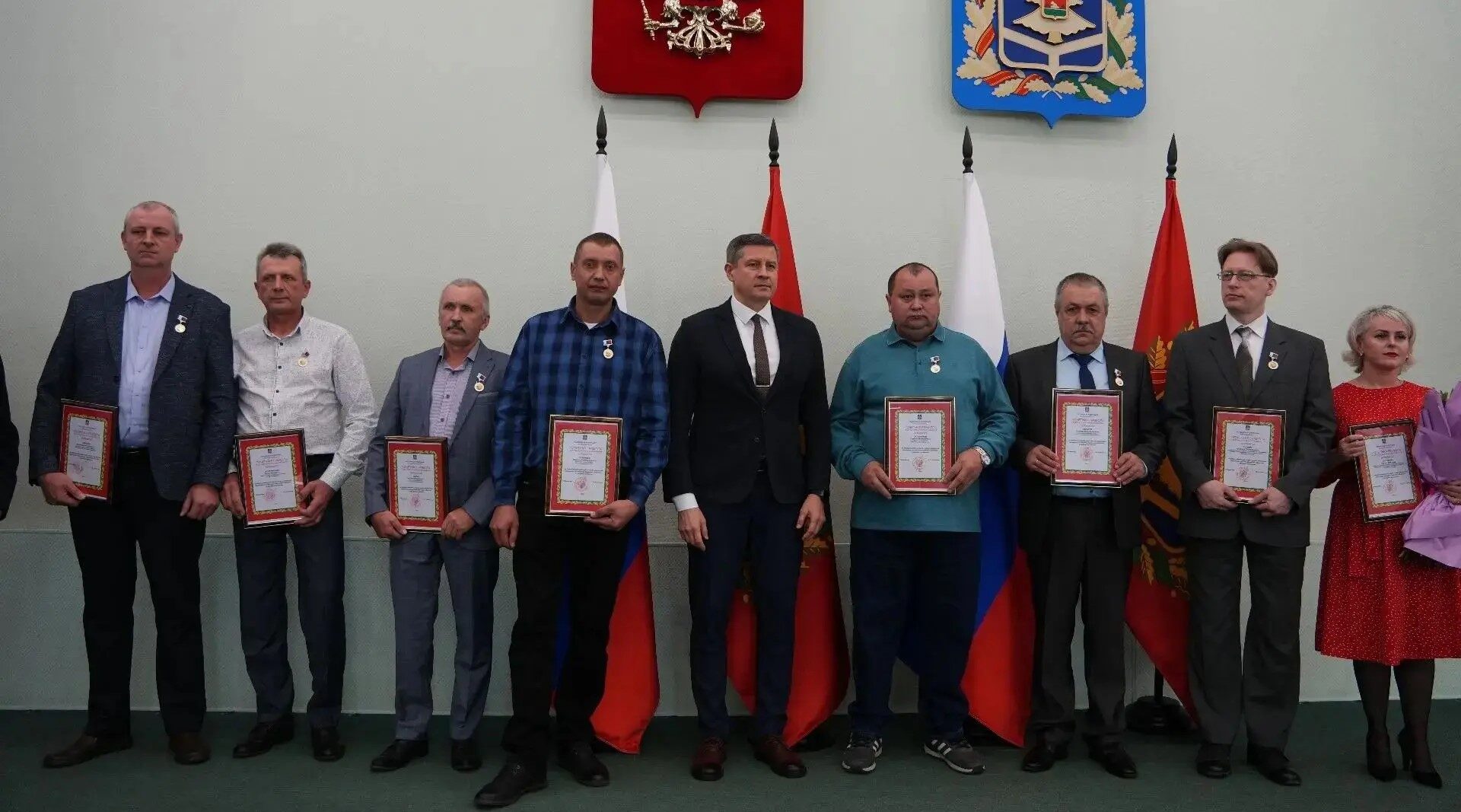 Егор Ковальчук поздравил дорожников с наступающим праздником