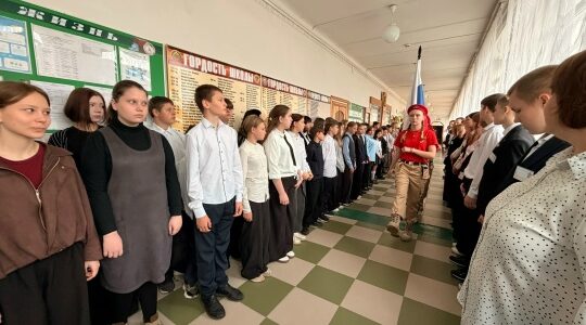 Ученики Дубровской № 1 СОШ стали учителями в День школьного самоуправления