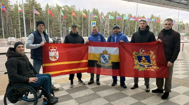 Брянские ветераны СВО участвуют в VI этапе всероссийских состязаний по плаванию «Кубок Героев»