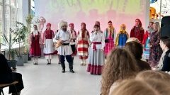 В Брянском колледже искусств показали традиционные костюмы